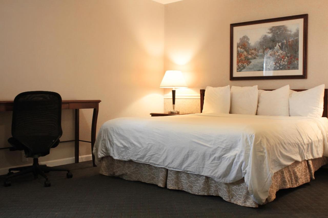 Alpine Inn & Suites Rockford Eksteriør bilde